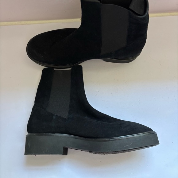 STUART WEITZMAN Henley suede Chelsea boots PLATFORM Sz 6.5B - Picture 3 of 8